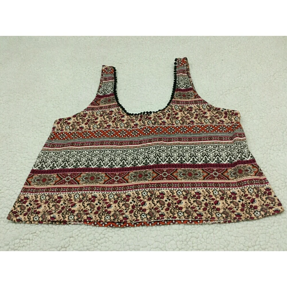 Forever 21 Crop top with flowers size Small - Picture 1 of 4